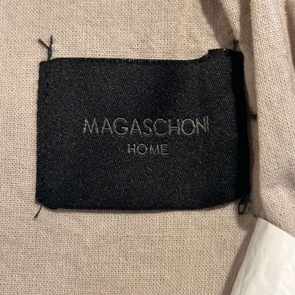 MAGASCHONI HOME XO Table Runner - Picture 4 of 4